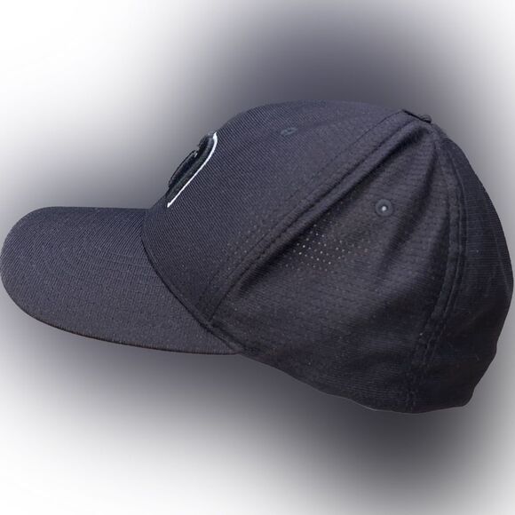 Travis Mathew Hat Mens Large-XL Black Flex Embroidered Logo Golf - Picture 4 of 6